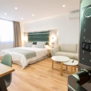https://laguna-home-suites.tenerifehoteles.net